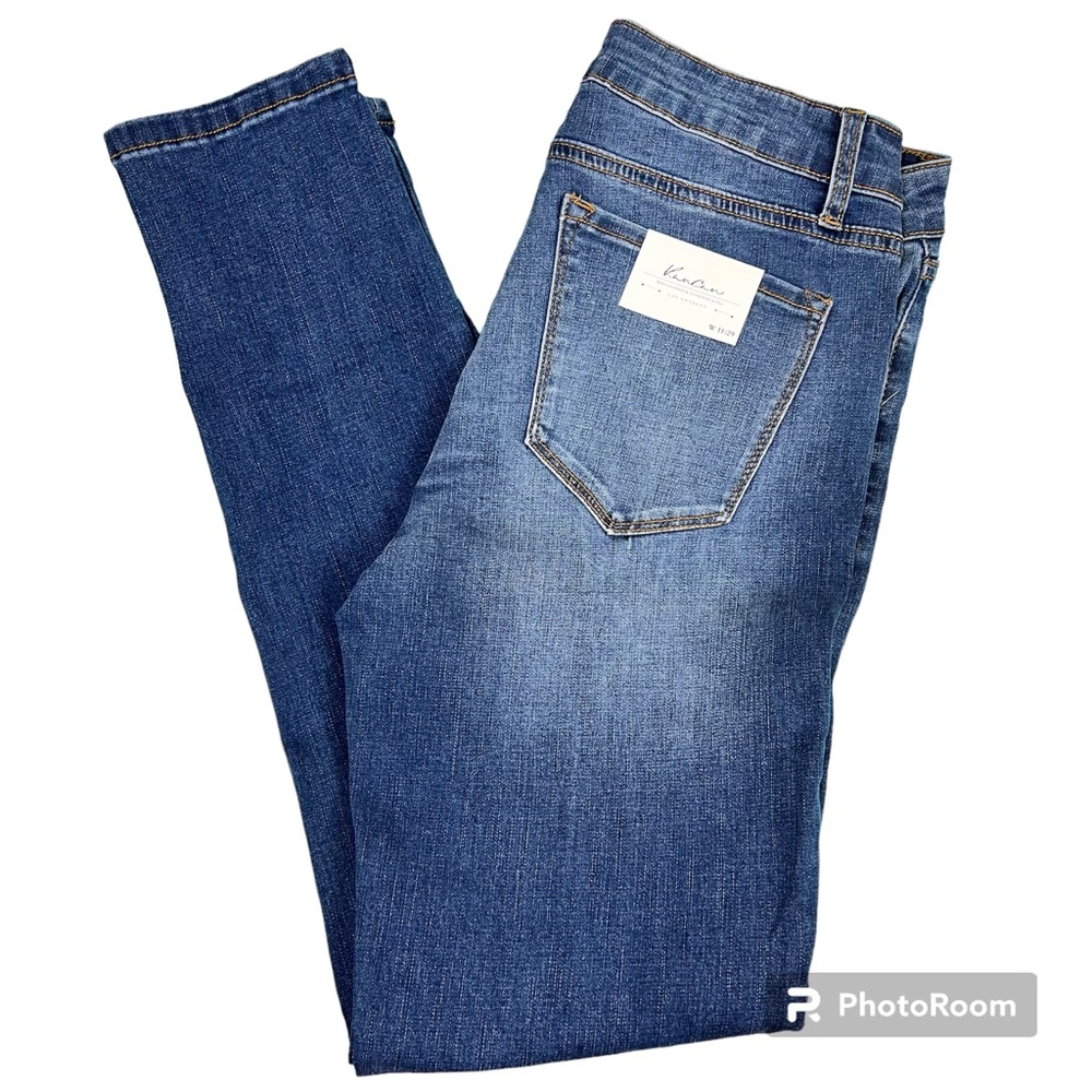 Kancan Women’s Skinny Jeans Medium Wash #11214M NWT Size 11/29